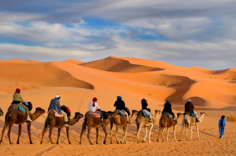 Riad Les Roches 메르주가 외부 사진