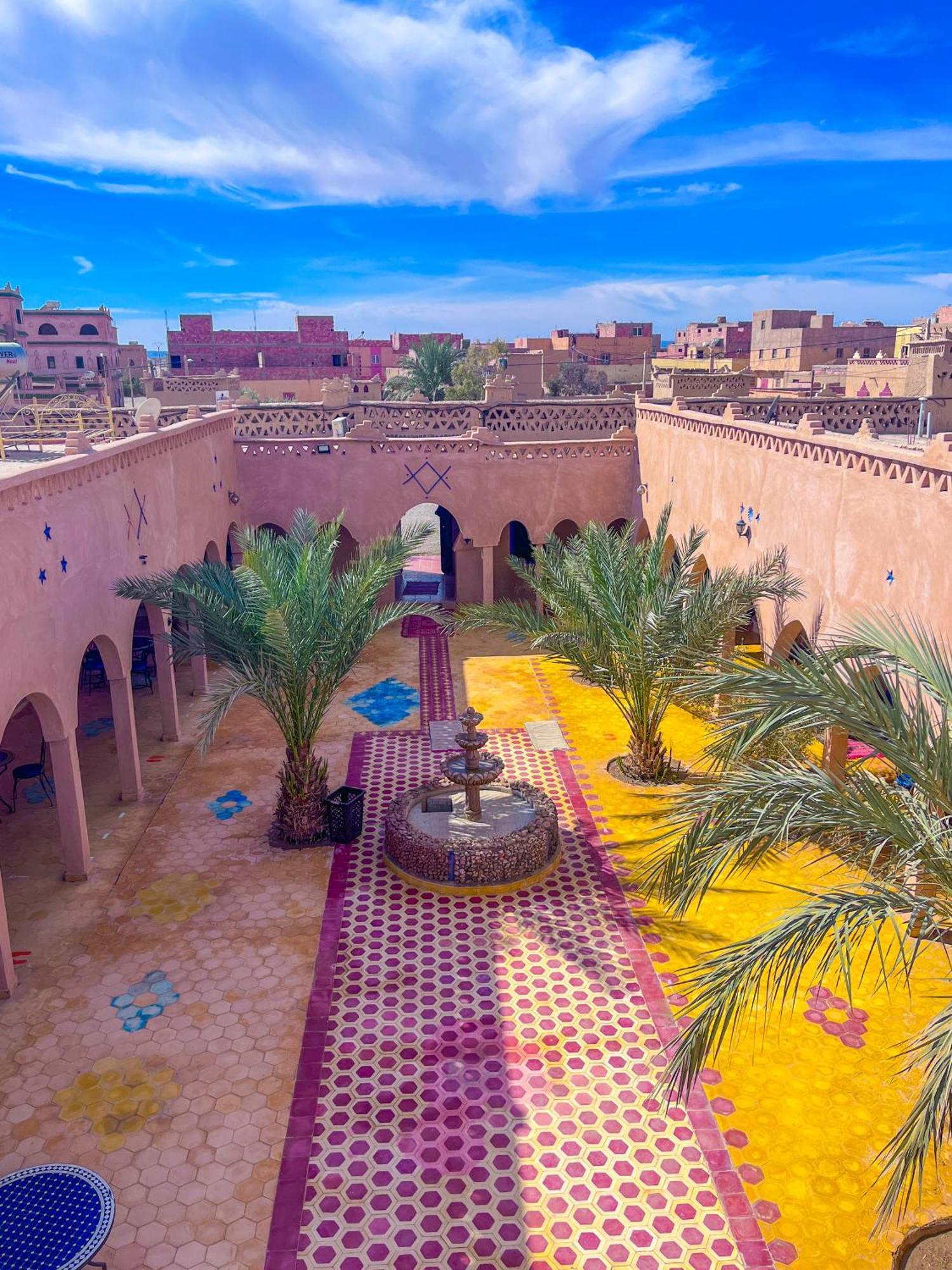 Riad Les Roches 메르주가 외부 사진