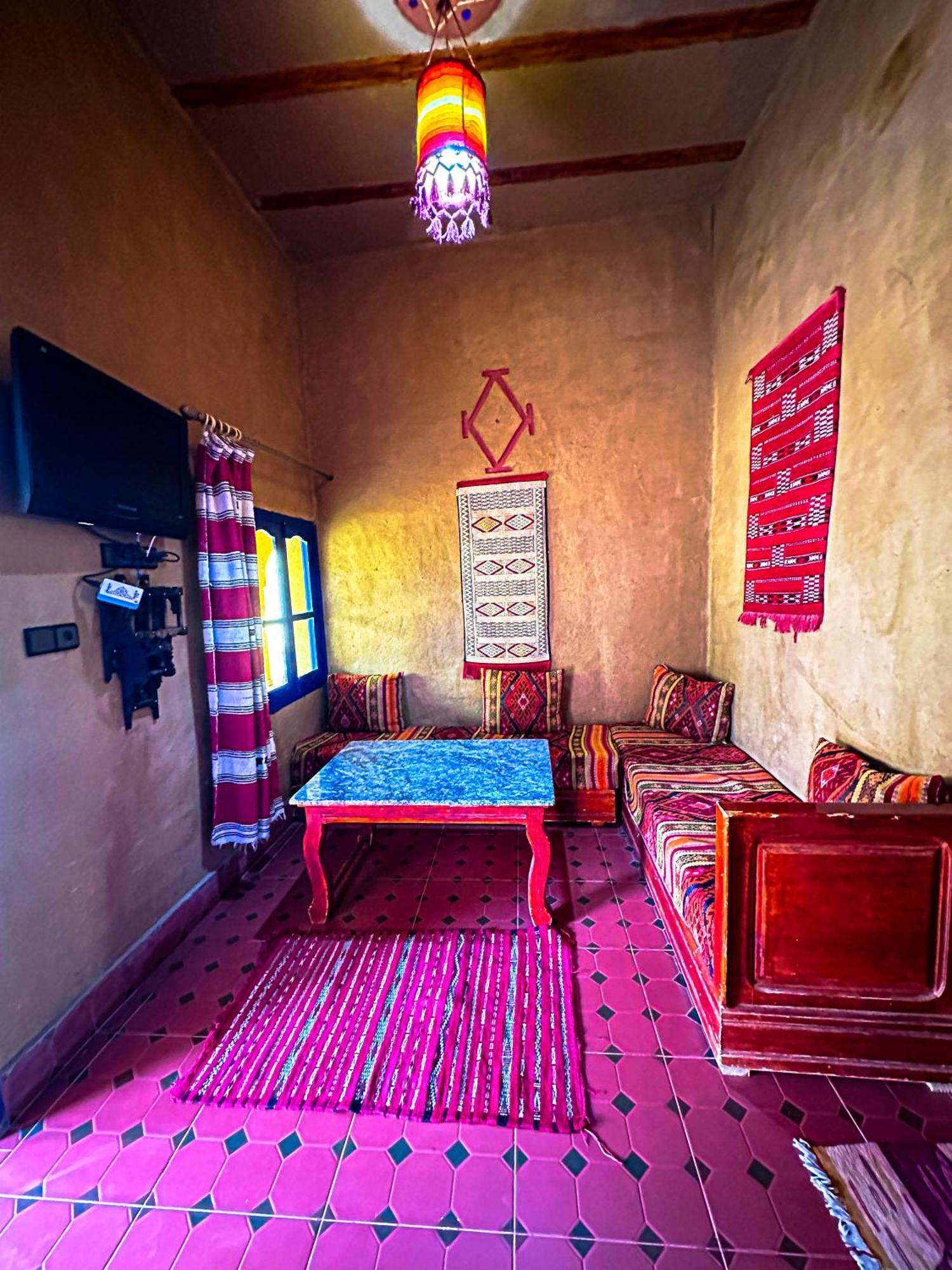 Riad Les Roches 메르주가 외부 사진