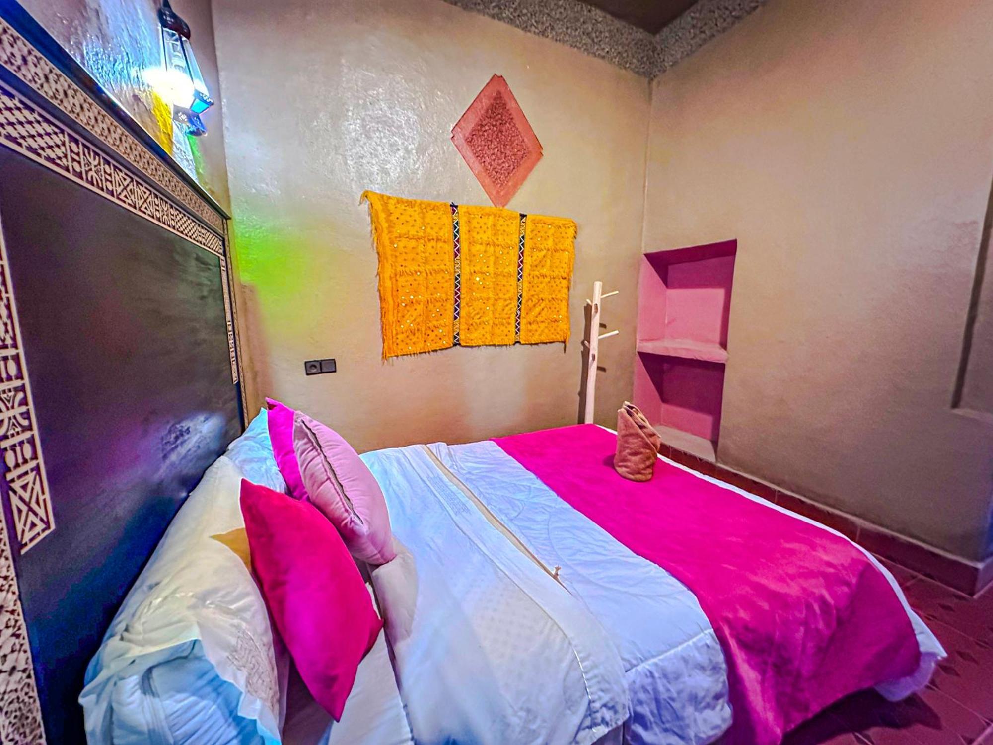 Riad Les Roches 메르주가 외부 사진