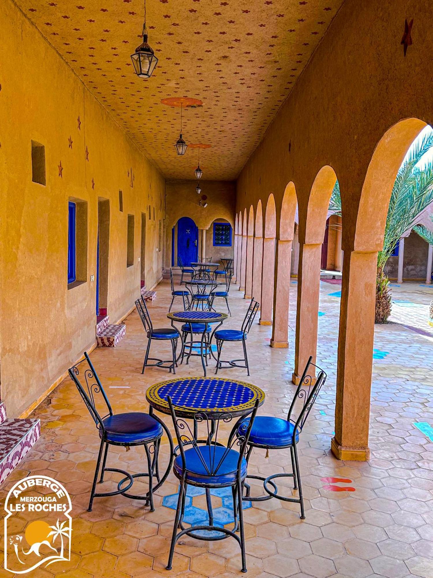 Riad Les Roches 메르주가 외부 사진