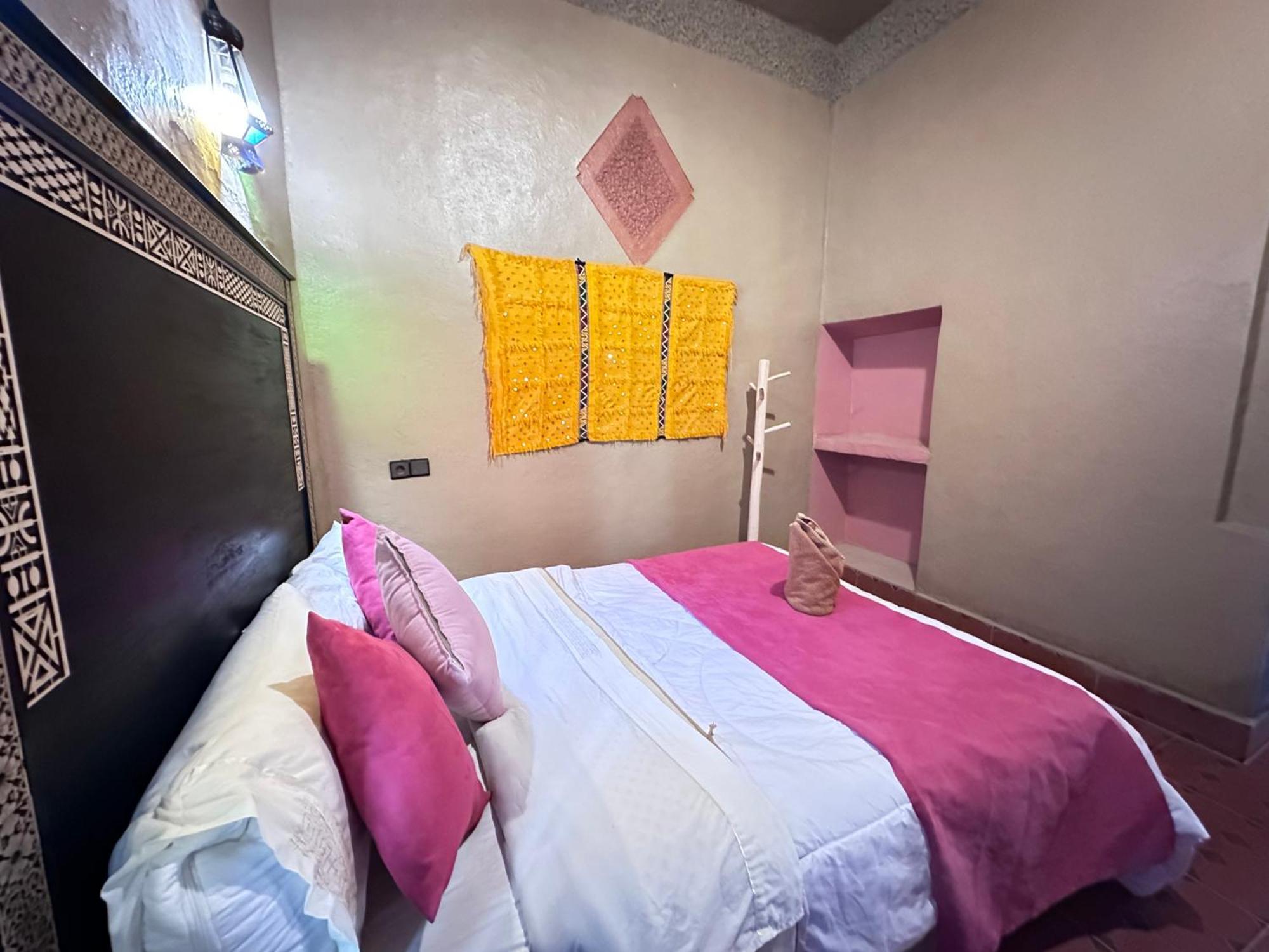Riad Les Roches 메르주가 외부 사진