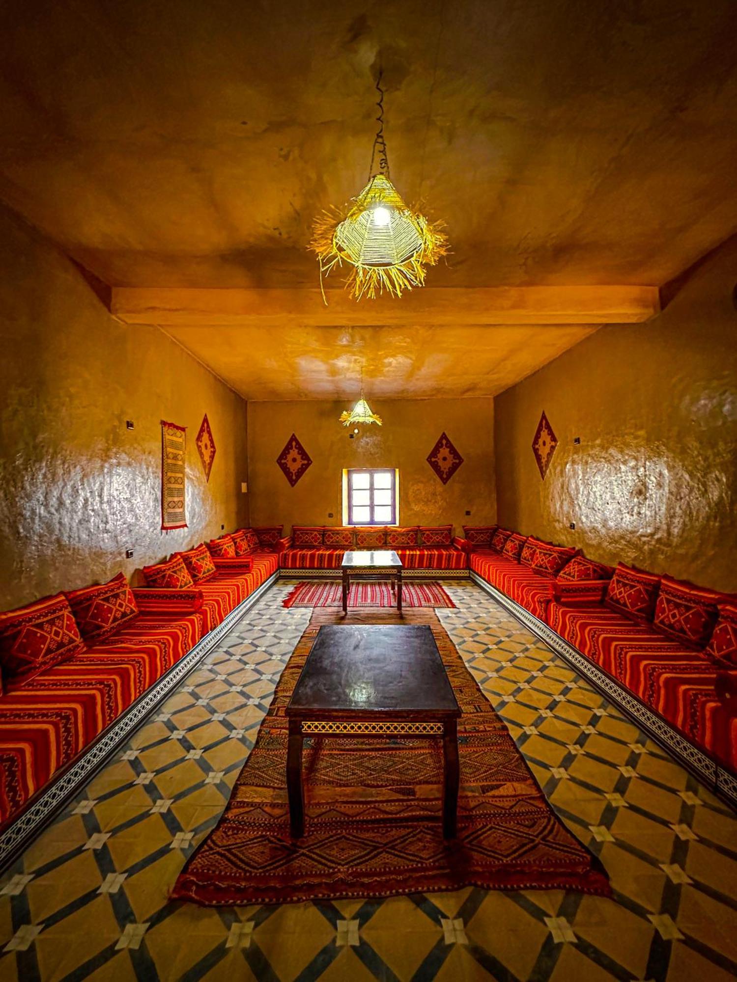 Riad Les Roches 메르주가 외부 사진